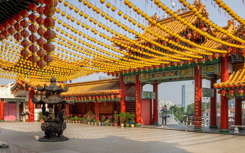 Kuala Lumpur - Thien Hon Temple, Batu Caves, Petronas Towers