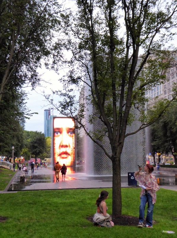 Crown Fountain - Photo 1