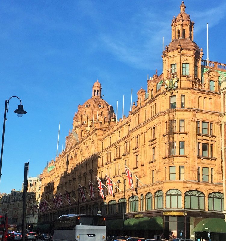 Harrods - Photo 1