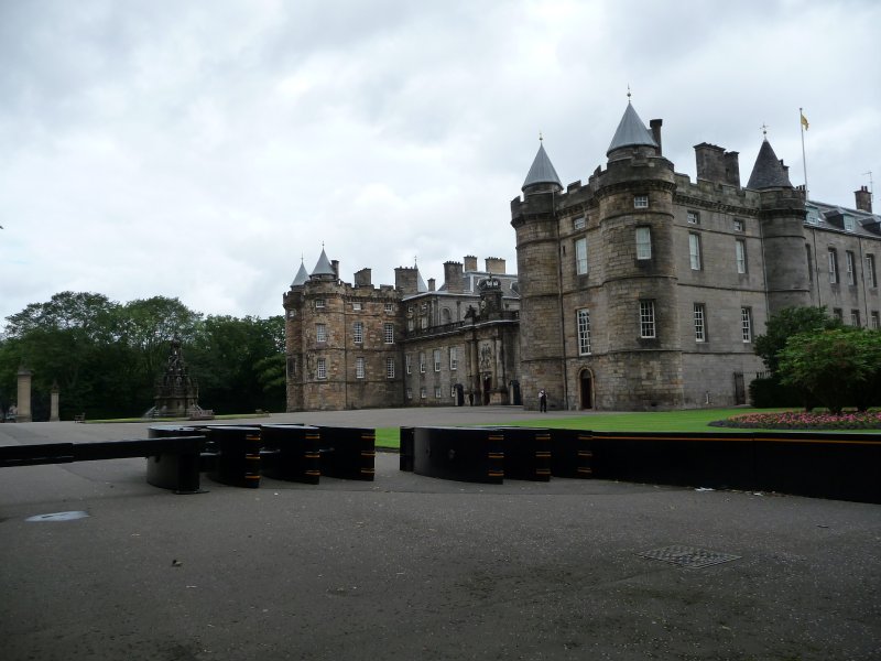 Holyrood Palace - Photo 1