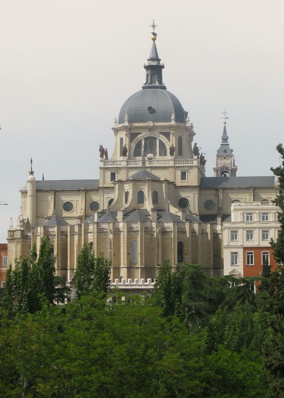 Almudena Cathedral - Photo 1