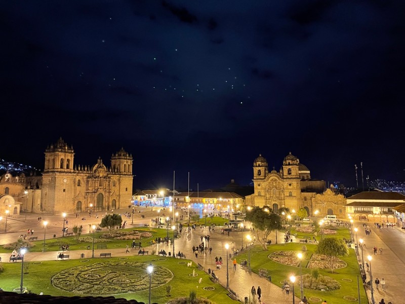 Plaza de Armas: alive at night // Cuscos Zentrum bei Nacht