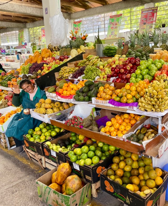 Smiley, fruity wonderland: San Blas market // Sonniges Lächeln und saftiges Obst auf dem San Blas Markt