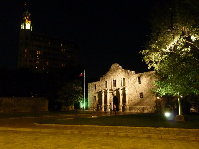 The Alamo by night, San Antonio, Texas